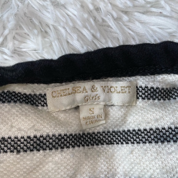 Chelsea & Violet sweater girls size small fleece cream black sweatshirt top - Picture 5 of 5